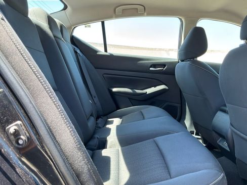 Used 2022 Nissan Altima 2.5 SV FWD image 19