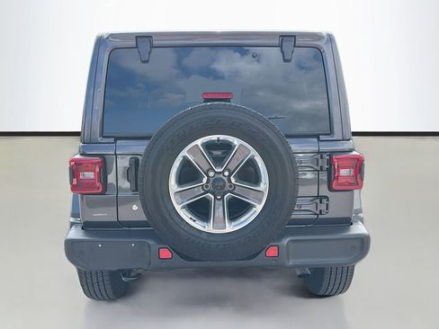 Used 2020 Jeep Wrangler Unlimited Sahara image 5