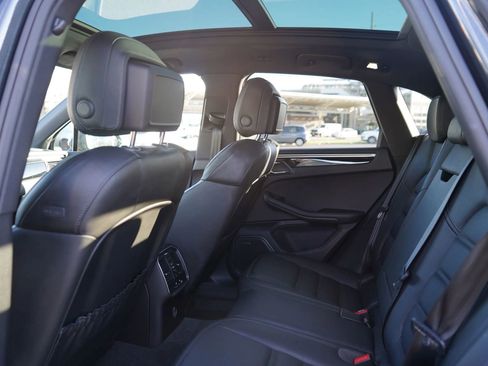 Used 2018 Porsche Macan S AWD/4WD image 16