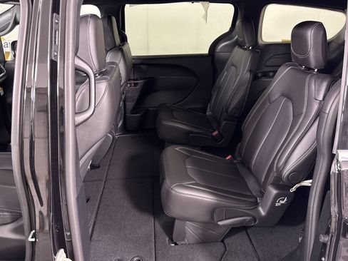 New 2026 Chrysler Voyager LX image 14