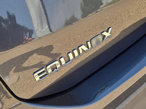 Used 2022 Chevrolet Equinox LT FWD image 11