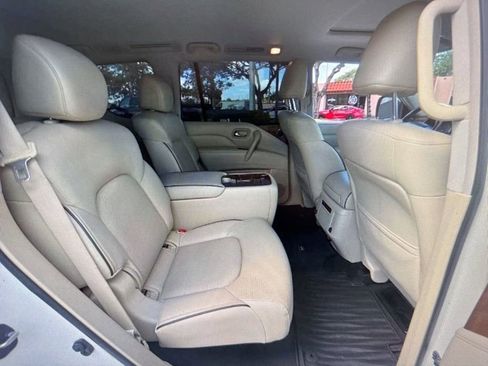 Used 2019 INFINITI QX80 Luxe w/ All-Season Package image 11
