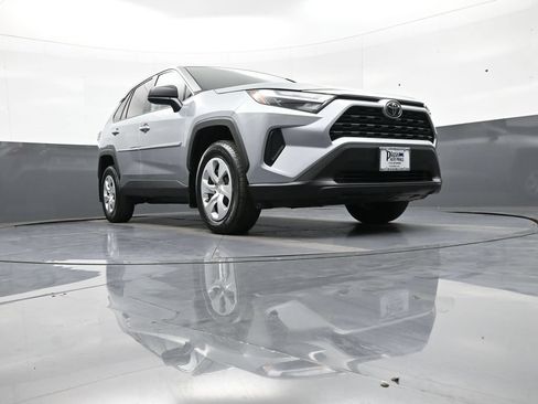 Used 2024 Toyota RAV4 LE AWD/4WD image 27