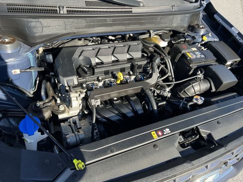 Used 2024 Hyundai Venue Limited FWD image 27