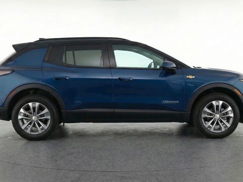 Used 2025 Chevrolet Equinox LT FWD image 11