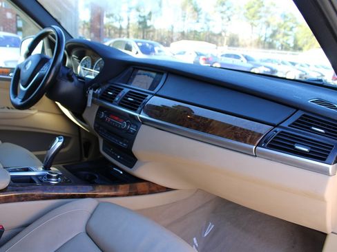 Used 2012 BMW X5 xDrive50i image 18