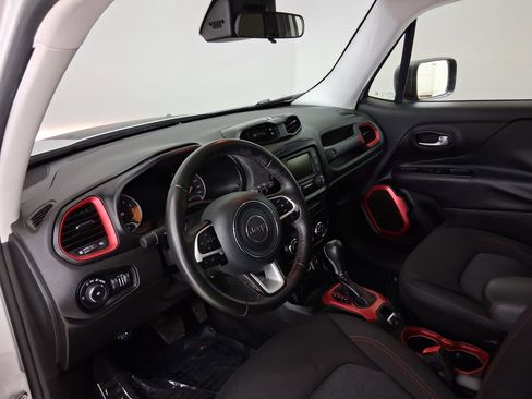 Used 2016 Jeep Renegade Trailhawk AWD/4WD image 2
