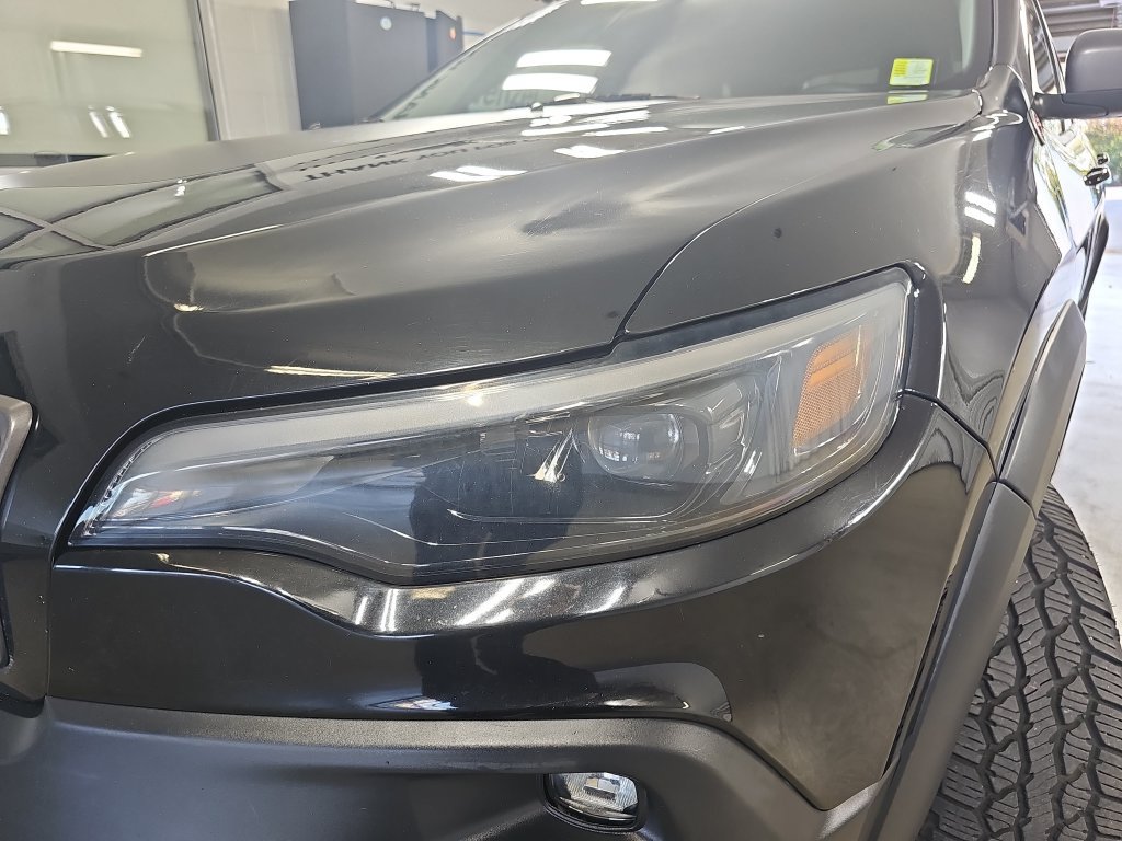 Used 2019 Jeep Cherokee Trailhawk AWD/4WD image 36