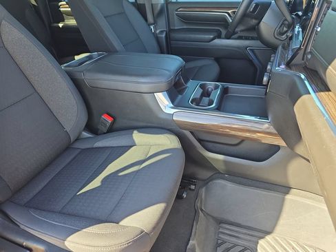 Used 2024 Chevrolet Silverado 2500 LT AWD/4WD image 10