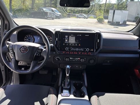 Used 2025 Nissan Frontier PRO-4X w/ Pro Convenience Package image 13