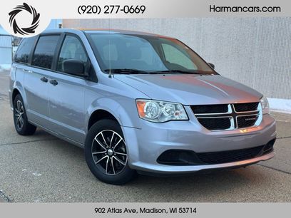 Used 2019 Dodge Grand Caravan SE w/ UConnect Hands-Free Group
