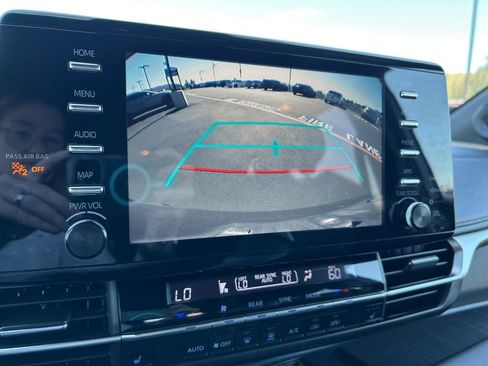 Used 2021 Toyota Sienna XSE w/ XSE Plus Package FWD image 20