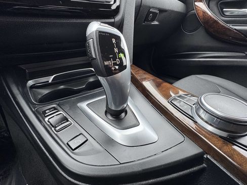 Used 2018 BMW 320i xDrive Sedan image 28