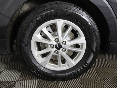 Used 2022 Kia Carnival LX FWD image 20
