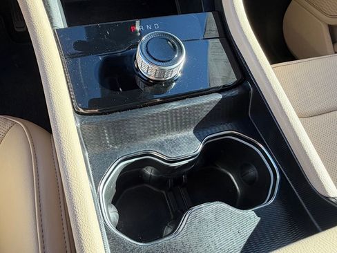 Certified 2024 Jeep Grand Cherokee Limited w/ Luxury Tech Group II image 28