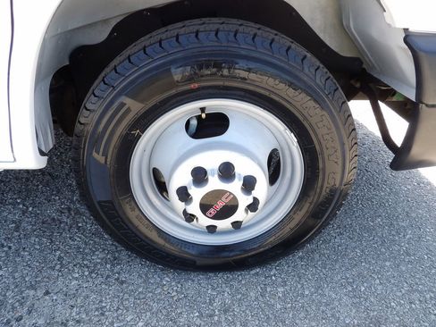 Used 2016 GMC Savana 3500 Extended image 42