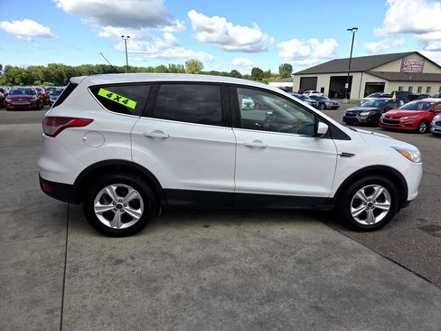 Used 2016 Ford Escape SE image 4