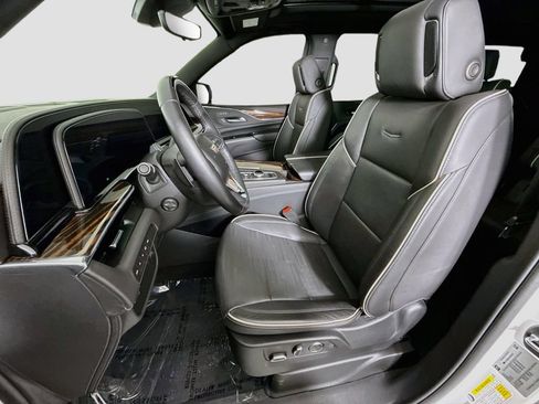 Used 2023 Cadillac Escalade Premium Luxury AWD/4WD image 22