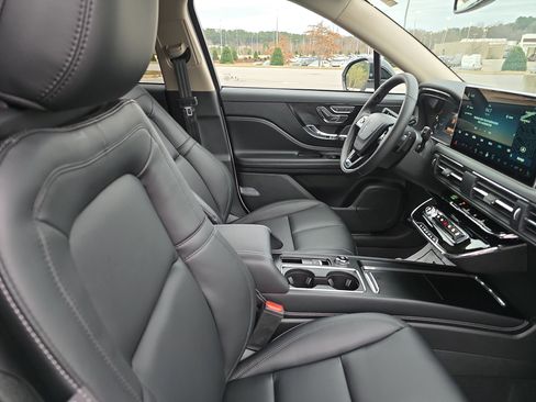 New 2026 Lincoln Corsair Premiere image 10