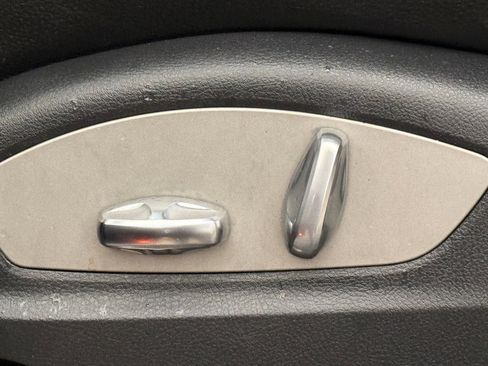 Used 2018 Porsche Cayenne Platinum Edition image 37