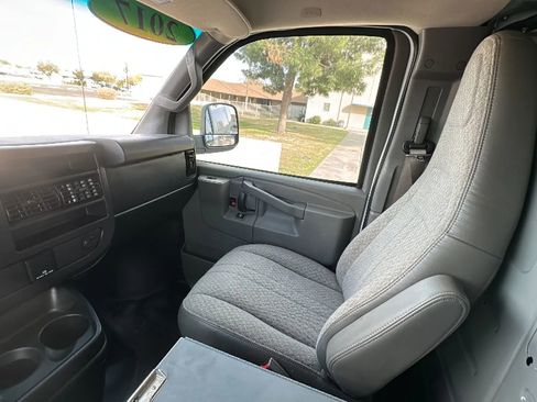 Used 2017 Chevrolet Express 2500 image 12