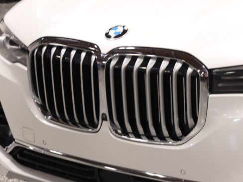 Used 2019 BMW X7 xDrive40i w/ Premium Package AWD/4WD image 14
