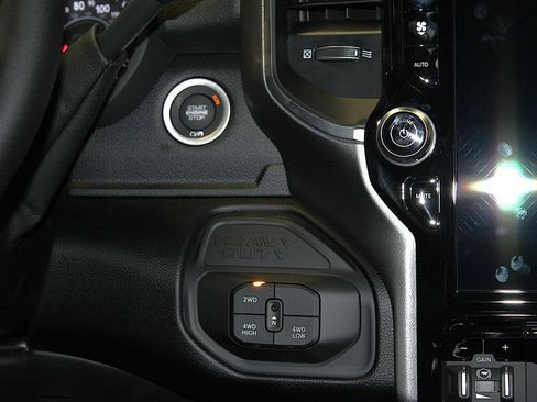 New 2026 RAM 2500 Big Horn AWD/4WD image 14