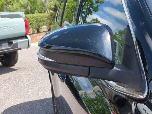 Certified 2019 Toyota Highlander Plus FWD image 12