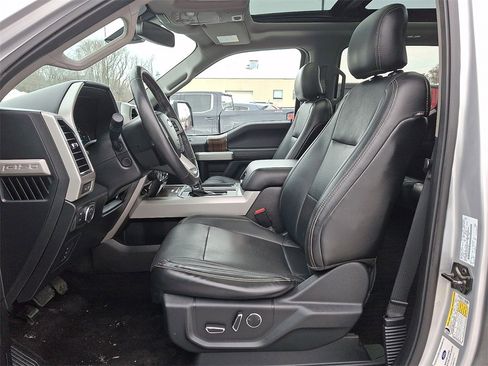 Used 2017 Ford F150 Lariat w/ Equipment Group 502A Luxury image 11