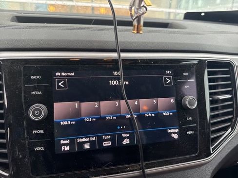 Used 2019 Volkswagen Atlas SEL Premium image 9