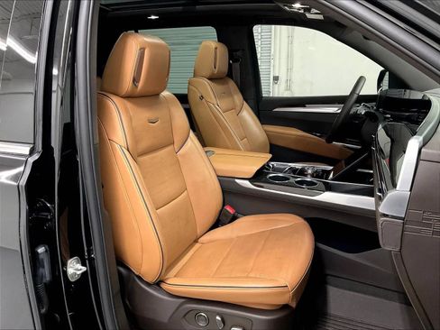 Used 2025 Cadillac Escalade Premium Luxury w/ Touring Package AWD/4WD image 12