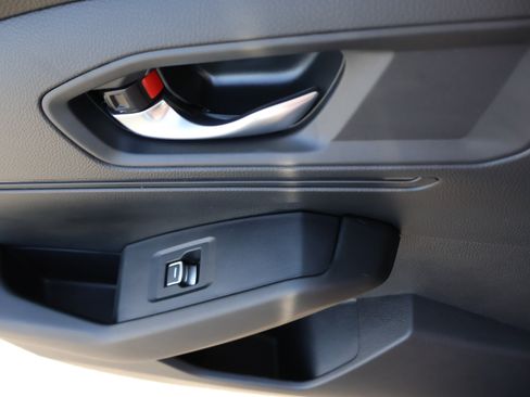 Used 2025 Honda Accord SE image 15