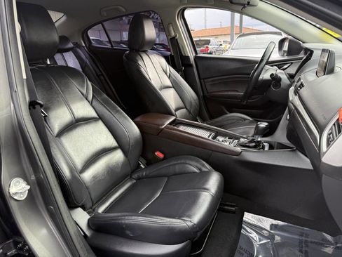 Used 2018 MAZDA MAZDA3 Touring image 13