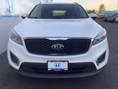Used 2017 Kia Sorento LX AWD/4WD image 9