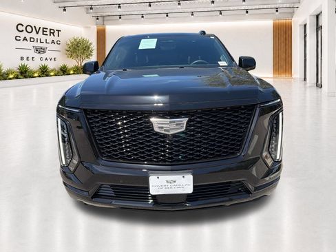 Used 2026 Cadillac Escalade Platinum Sport w/ LPO, ONYX Package AWD/4WD image 3