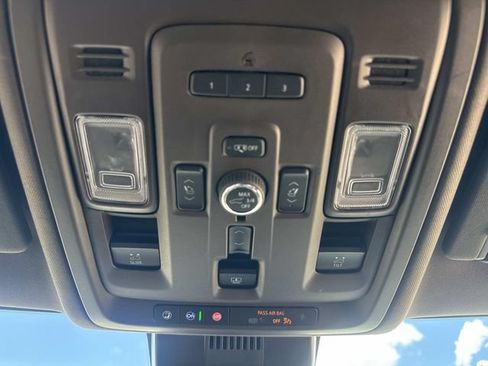 Used 2024 GMC Yukon XL Denali RWD image 24