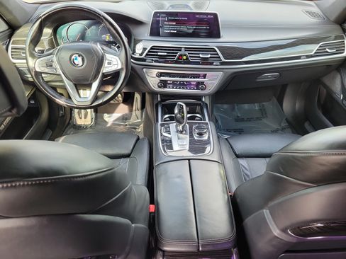 Used 2017 BMW 750i RWD image 17