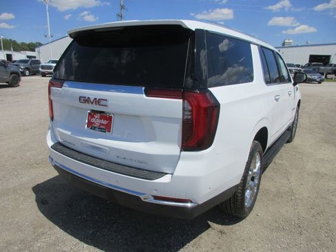 New 2026 GMC Yukon XL Elevation w/ Elevation Premium Package AWD/4WD image 4
