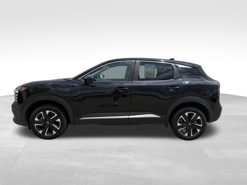 Used 2025 Nissan Kicks SV AWD/4WD image 8