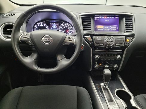 Used 2020 Nissan Pathfinder SV image 22