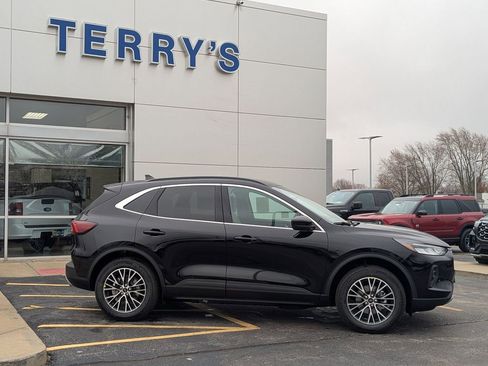 New 2026 Ford Escape SE FWD image 2