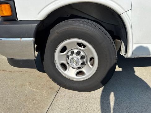 Used 2021 Chevrolet Express 2500 w/ Driver Convenience Package RWD image 23