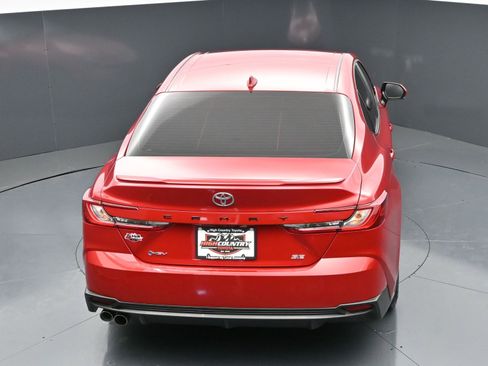 Used 2025 Toyota Camry SE image 32