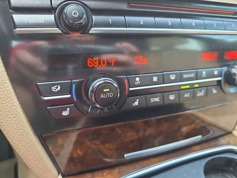 Used 2015 BMW 750Li RWD image 34