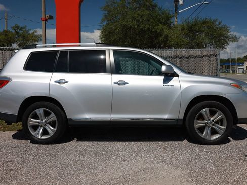 Used 2013 Toyota Highlander Limited AWD/4WD image 7