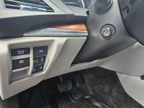 Used 2017 Acura MDX SH-AWD image 14