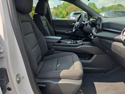 Used 2026 Chevrolet Equinox LT FWD image 15