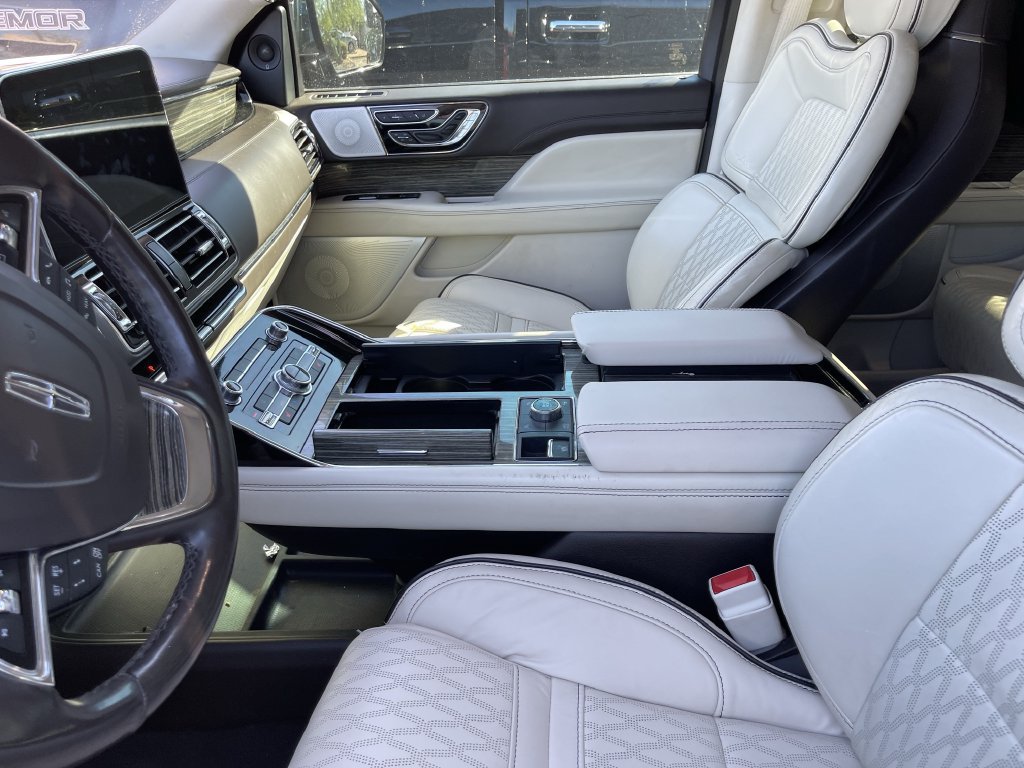 Used 2020 Lincoln Navigator L Black Label w/ Cargo Convenience Package AWD/4WD image 11
