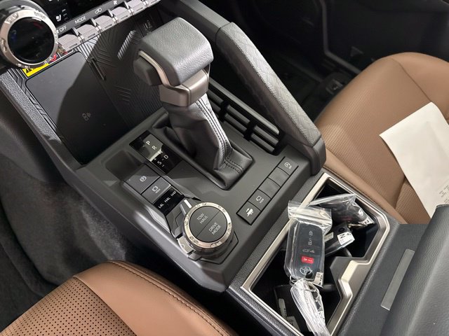 New 2026 Toyota 4Runner Limited w/ Tow Technology Package AWD/4WD image 20
