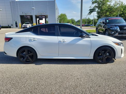 Certified 2024 Nissan Sentra SR FWD image 5